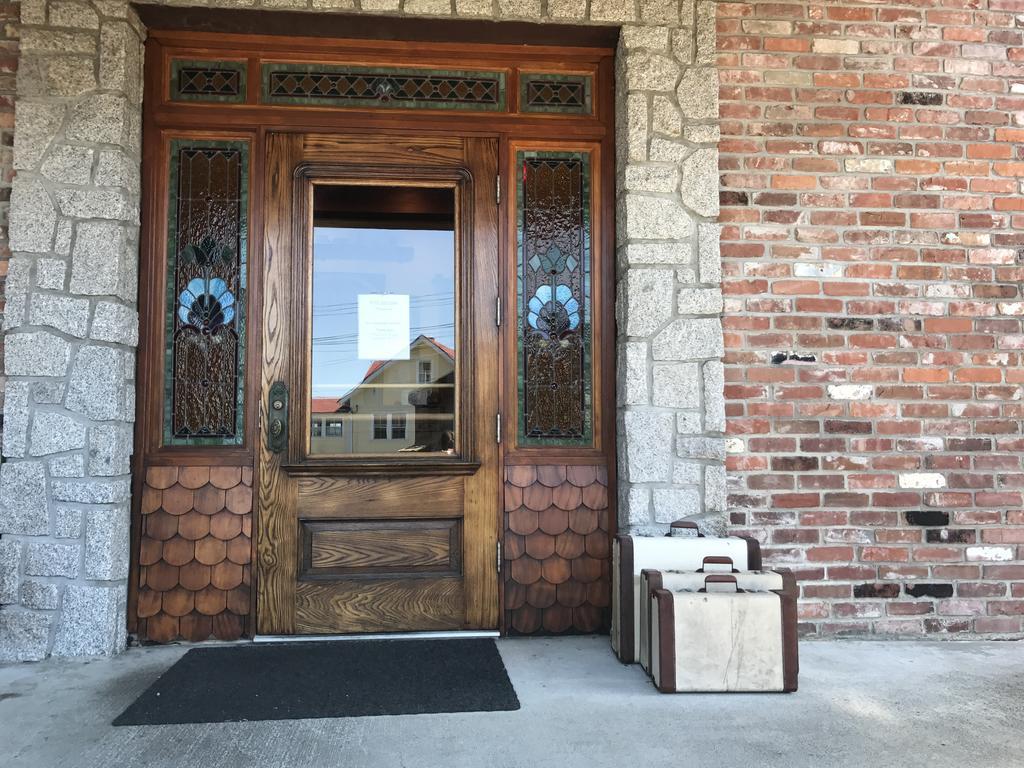 The Inn At Tough City Tofino Exterior photo